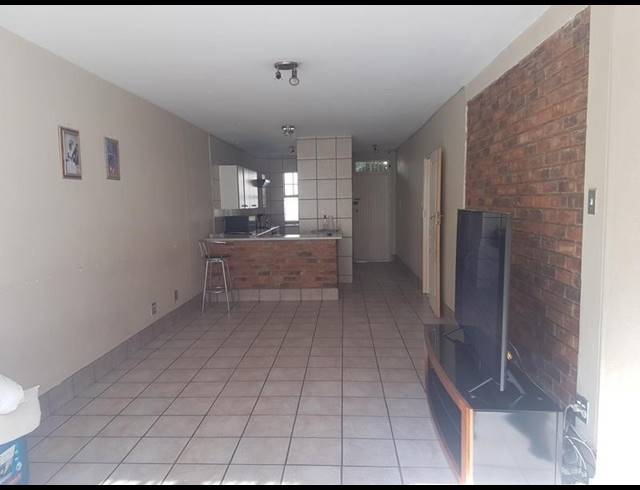 2 BEDROOM APARTMENT FOR SALE IN MALVERN EAST EXT